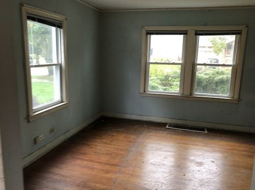 10615 Springfield Ave, Chicago IL 60655-3830 exterior