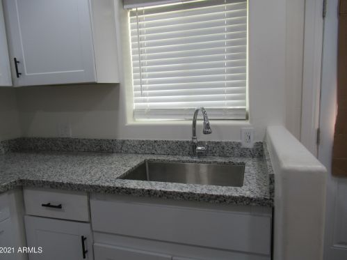 1845 Chipman Rd, Phoenix AZ  85040-2473 exterior