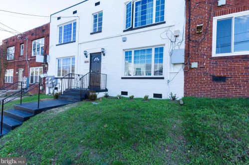 2316 Pitts Pl, Washington, DC 20020-4924