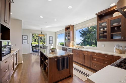 332 Panoramic Hwy, Mill Valley CA 94941-5087 exterior