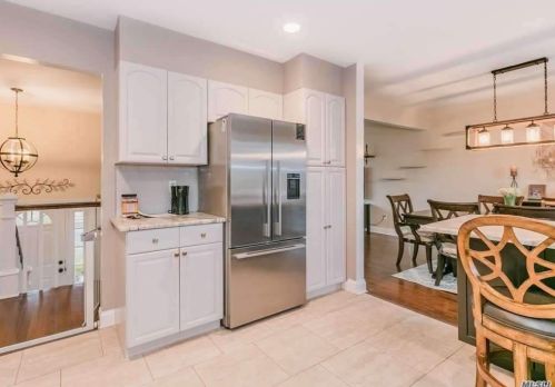 44 Harvest Ln, Commack NY 11725-1529 exterior