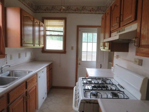 123 Calhoun Ave, Pittsburgh PA  15210-3637 exterior