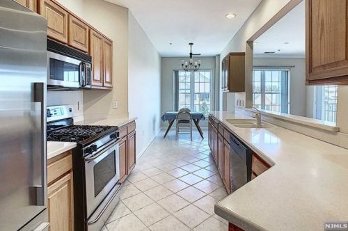 303 Cleveland Ln, Rockaway NJ 07866-5803 exterior