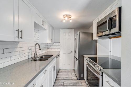 8839 12 Pl, Phoenix AZ 85020-3017 exterior