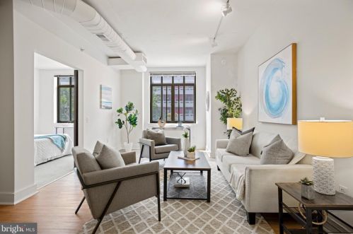 809 6th St, Washington DC  20024-3803 exterior