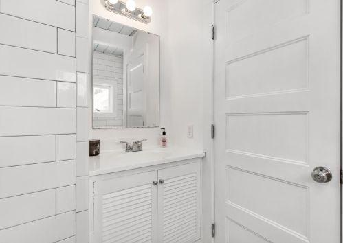 6 James St, Dover NH 03820-4558 exterior