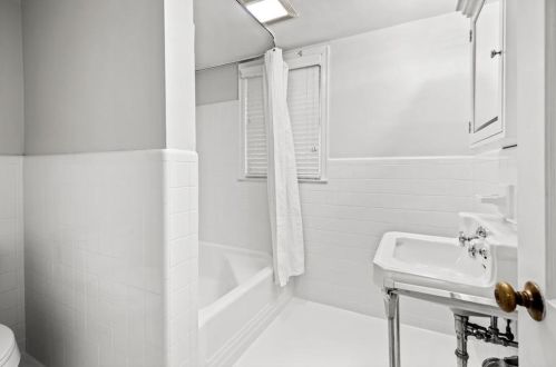 965 Grn St Cir, Gainesville GA 30501-2204 exterior