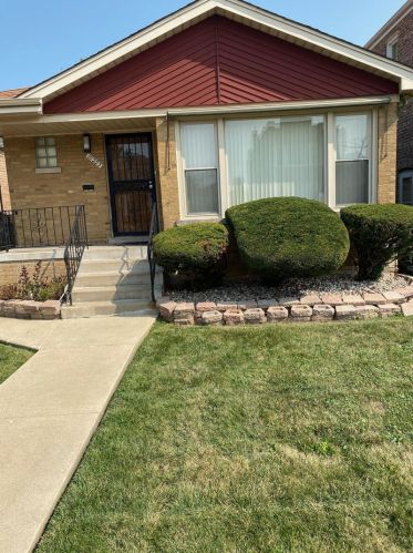 10223 Vernon Ave, Chicago, IL 60628-2215