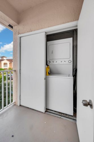 9847 Perfect Dr, Fort Pierce FL  34986-3032 exterior