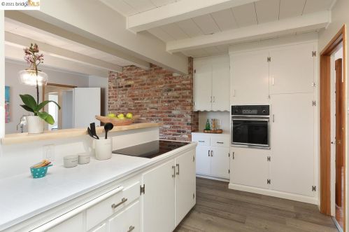 1060 Overlook Rd, Berkeley CA 94708-1712 exterior