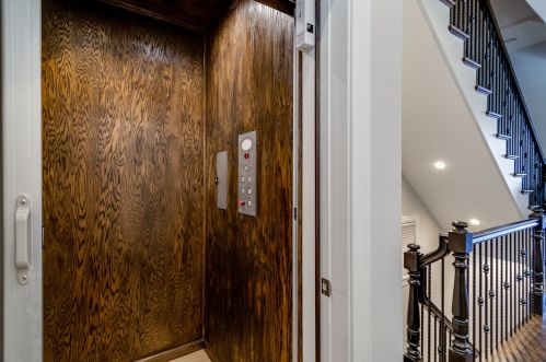 1512 Wieland St, Chicago IL 60610-1233 exterior