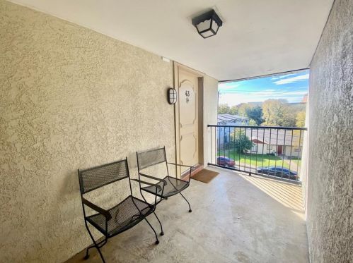 910 Duncan Ln, Austin TX  78705-2658 exterior