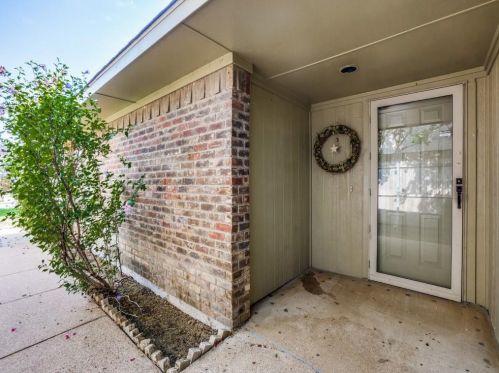 3042 Airhaven St, Dallas TX  75229-2451 exterior