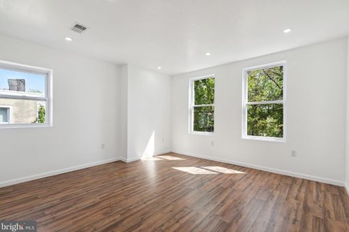 5210 Cedar Ave, Philadelphia PA  19143-1525 exterior