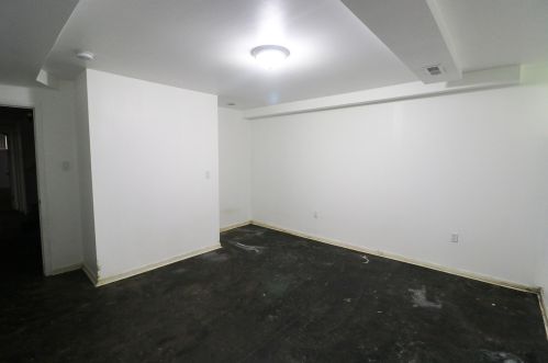 6500 Eberhart Ave, Chicago IL 60637-3206 exterior