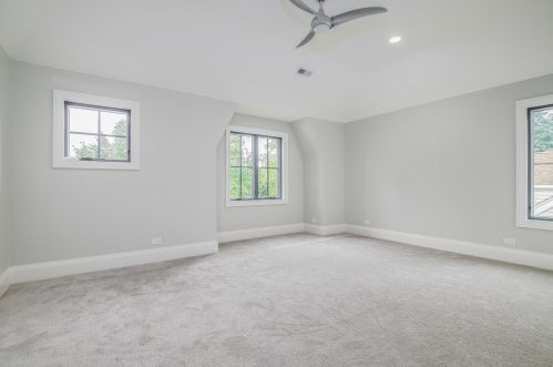 642 Hillside Ave, Elmhurst IL 60126-4247 exterior