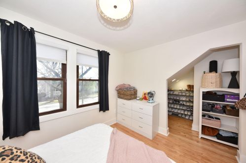 2210 Oklahoma Ave, Milwaukee WI  53207-2924 exterior