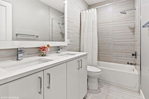 1419 Oakdale Ave, Chicago IL 60657-4118 exterior