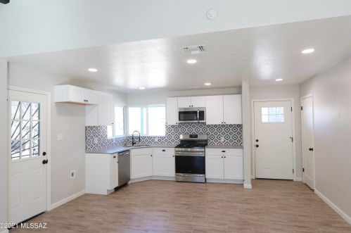 4508 Water St, Tucson, AZ 85712-2613