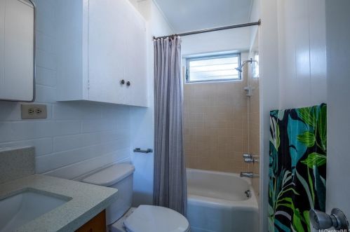 810 Grn St, Honolulu HI 96813-2131 exterior