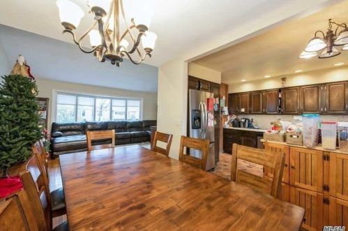 840 Fanwood Ave, Valley Stream NY 11581-3102 exterior