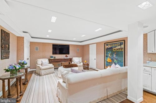 2446 Kalorama Rd, Washington DC 20008-1625 exterior