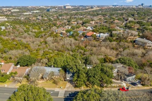 8409 Adirondack Trl, Austin TX 78759-7935 exterior