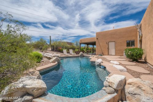 7015 Camino De Los Caballos, Tucson AZ 85743-9689 exterior