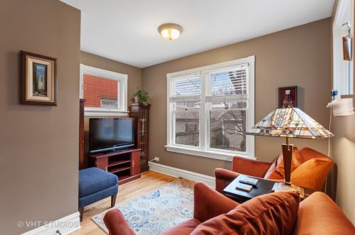 2319 Montrose Ave, Chicago IL 60618-1658 exterior