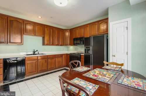 8402 Bells Ridge Ter, Rockville MD 20854-2799 exterior