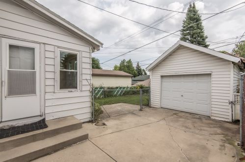 536 54 St, Milwaukee WI 53210-2327 exterior