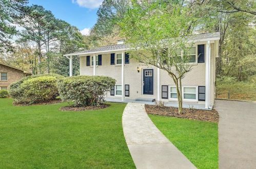 3798 Bakers Ferry Rd, Atlanta GA  30331-3715 exterior