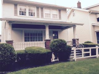 2141 Richland Ave, Cleveland, OH 44107-6067