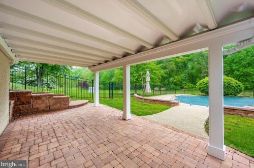 17531 Applewood Pl, Rockville MD 20855-1559 exterior