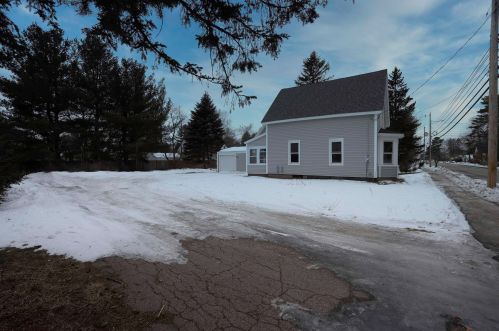 52 Pembroke Rd, Concord NH 03301-5707 exterior