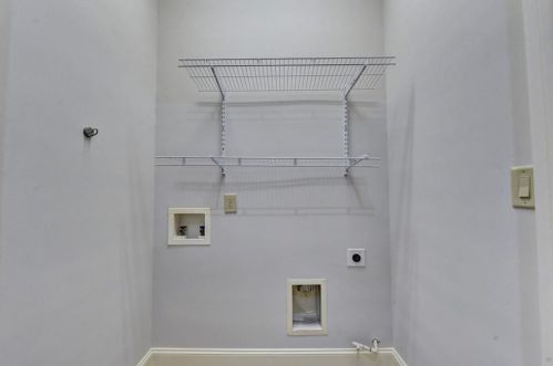 6033 City Walk Ln, Atlanta GA 30328 exterior