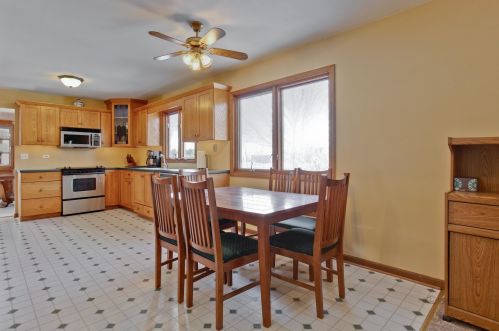 1404 Candlewood Dr, Bull Valley IL 60014-8964 exterior