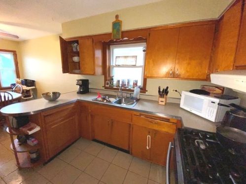 2207 Moody Ave, Chicago IL 60638-2624 exterior