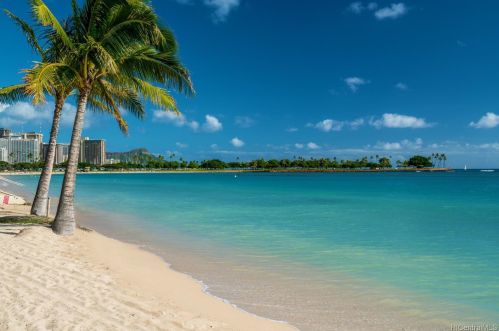 2045 Kalakaua Ave, Honolulu HI  96815-5118 exterior