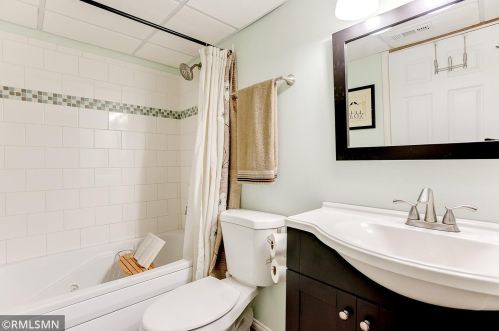 1646 Barclay St, Saint Paul MN  55106-1203 exterior