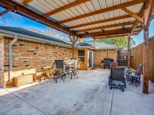 3225 Chapel Downs Dr, Dallas TX 75229-5834 exterior