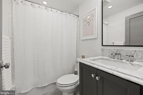 1632 15th St, Washington DC  20009-3850 exterior