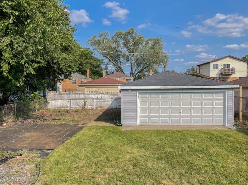 12819 Throop St, Chicago, IL 60827-6421