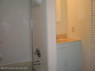 714 Minooka Ave, Scranton PA  18507-1052 exterior