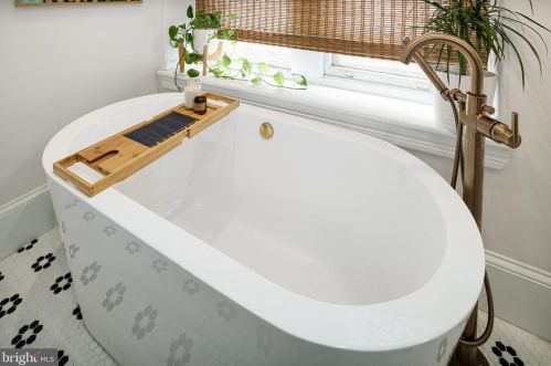 4731 Hazel Ave, Philadelphia PA  19143-2022 exterior