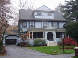 252 Franklin St, Newton, MA 02458-2301