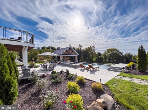 23073 Creighton Farms Dr, Leesburg VA 20175-6491 exterior