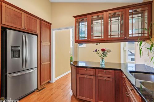 818 Courtenay Dr, Atlanta GA  30306-3425 exterior