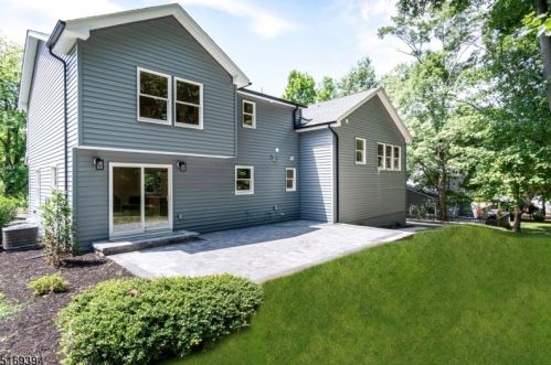 29 Hickory Pl, Livingston NJ  07039-3614 exterior