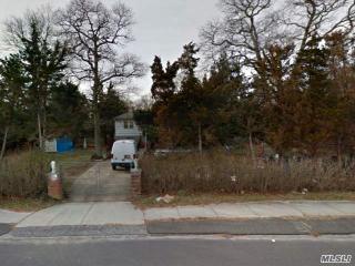 142 William Floyd Pkwy, Smith Point NY  11967-3442 exterior